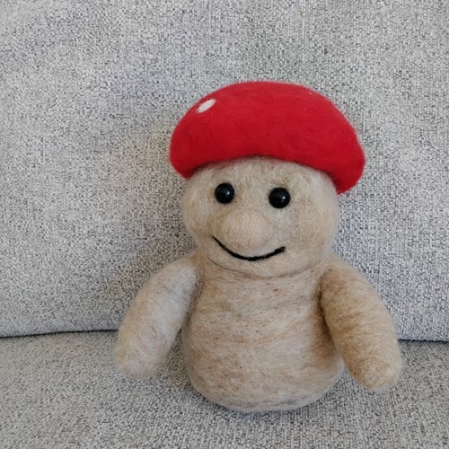 Mushroom character needle