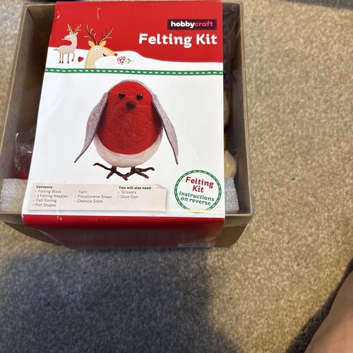 Hobbycraft felting kit - felting, (robin)