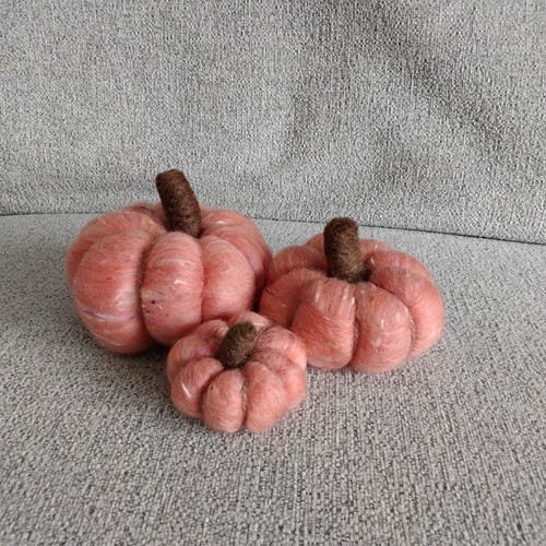 Set needle felted - of,