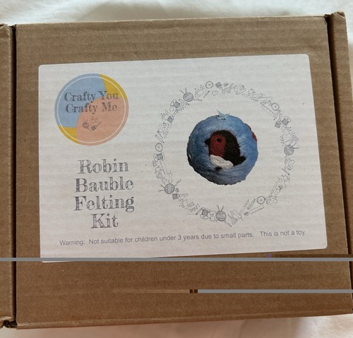 Robin bauble felting - felting, kit